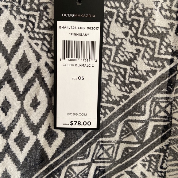 NEW- BCBG beach cover up. With tag still on - Picture 4 of 7